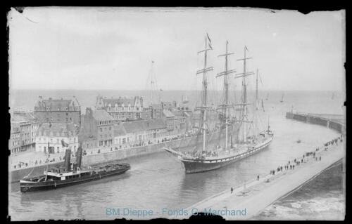 Bateau marchand (Quévilly ou Champigny ?) (vue d'un)