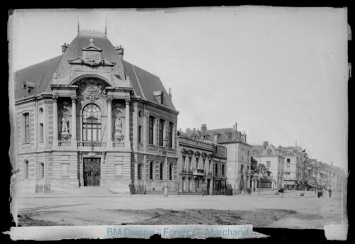 Chambre de commerce et du quai Duquesne (vue de la)