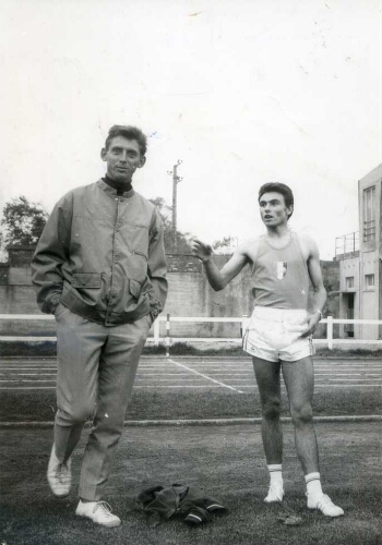 Jean Paul Villain en compagnie de son entraîneur