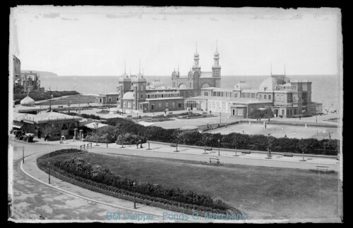 Casino, prise de derrière à l'est (vue d'ensemble du)