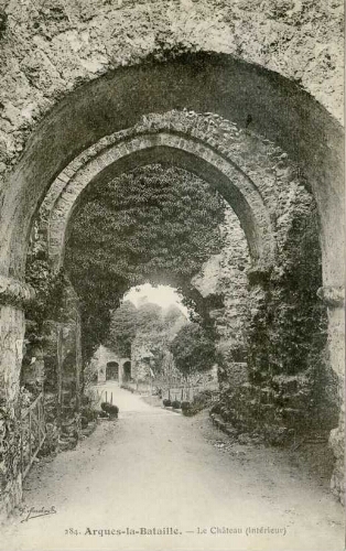 Arques-la-Bataille. - Le Château (intérieur)