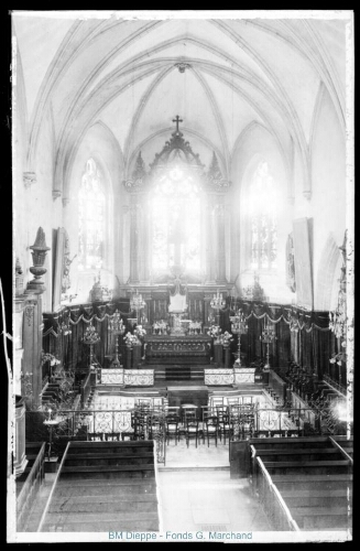 Eglise, l'intérieur (vue de l')