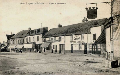 Arques-la-Bataille. - Place Lombardie