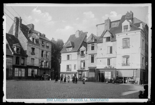 Moulin-à-Vent (vue de la place du)