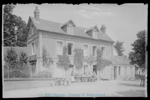 Ets « Au chant des oiseaux » épicerie, vins, liqueurs. Propriétaire J. Letellier (vue des)