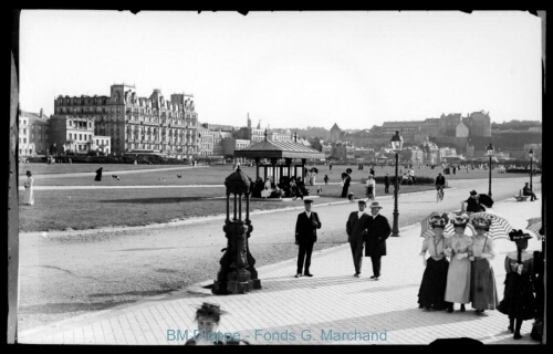 « Hôtel Royal », kiosque de repos… (vue de l')