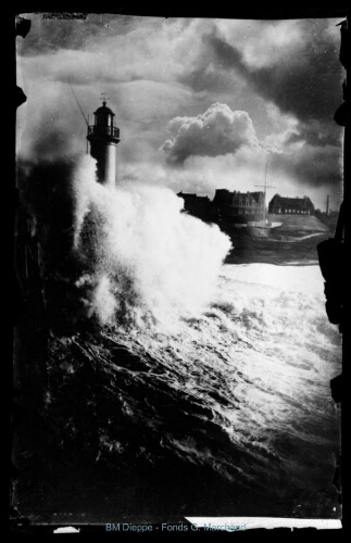 Phare, un jour de tempête (vue du)