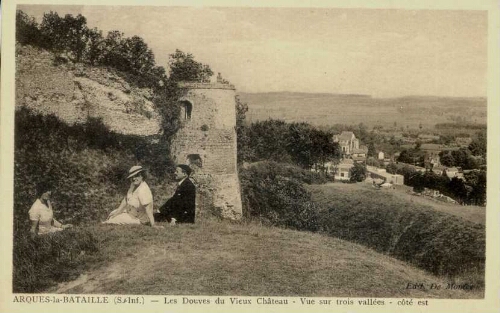 ARQUES-la-BATAILLE (S.-Inf.) - Les Douves du Vieux Château – Vue sur trois vallées – côté est