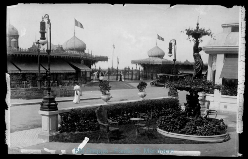 Casino, prise de l'entrée du Régina Palace (vue du)