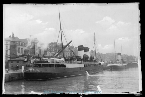 « Tamise » et « Arundel » à quai (vue des steamers)