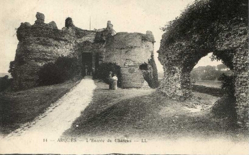 ARQUES – L'Entrée du Château