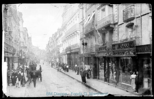 Grande-Rue (à gauche pancarte G. Marchand) (vue de la)