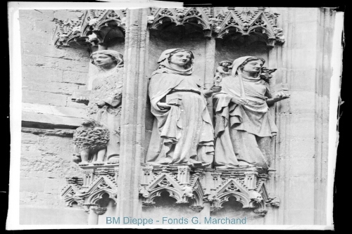 Statues de marie l'Egyptienne, Sainte Apoline et Sainte geneviève (vue des)